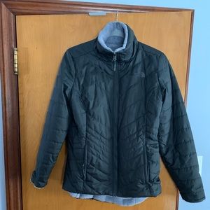 North Face Women’s Mossbud Reversible Winter Jacket Black/Grey Medium